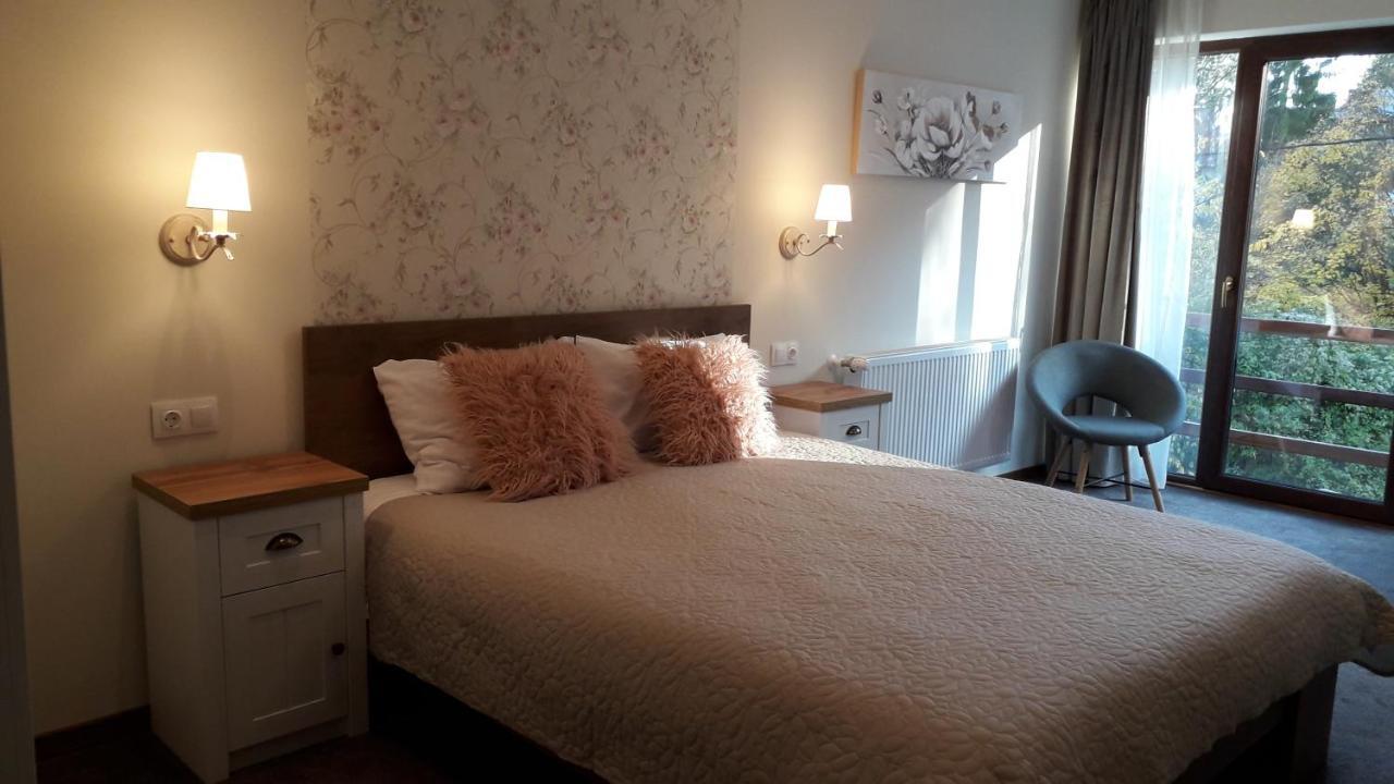 Lanobila Hotel Sinaia Buitenkant foto
