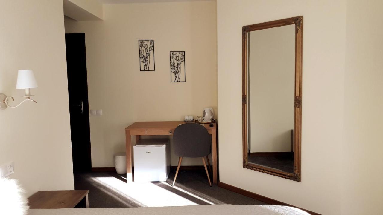 Lanobila Hotel Sinaia Buitenkant foto